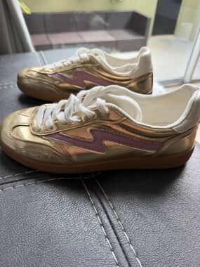 Madden Girl Gold and Purple Kids Sneaker Trainers